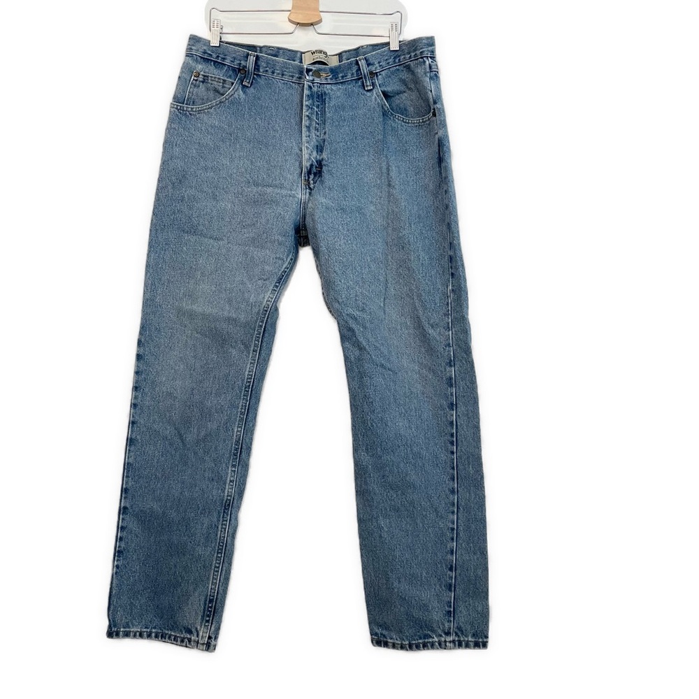Wrangler- Men's Straight Light Wash Blue Jeans- 36x32